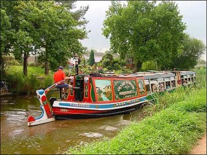 canal_boat_470x353